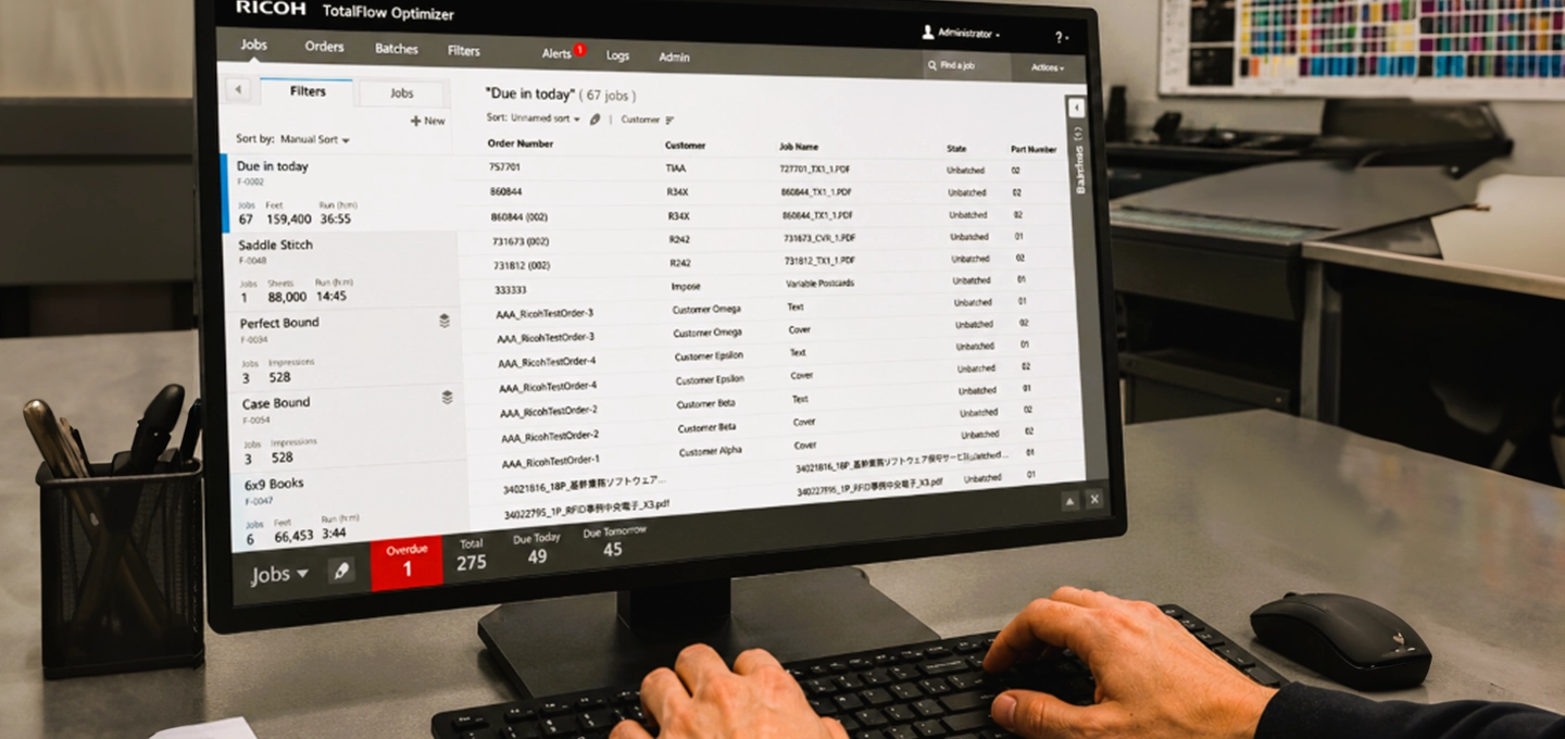 RICOH TotalFlow™ Optimizer-dashboard met beheer van printopdrachten op een desktopcomputer